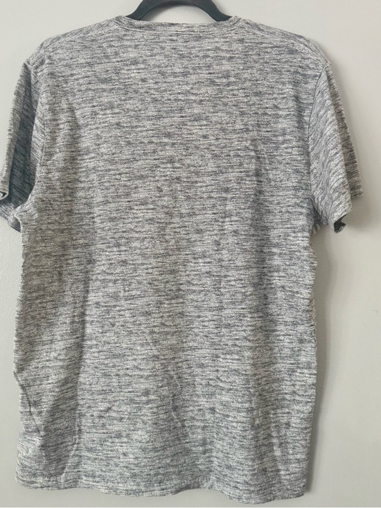 ✨ Hollister Essential Heathered Gray Tee | Soft Minimalist Basic - Picture 4 of 5